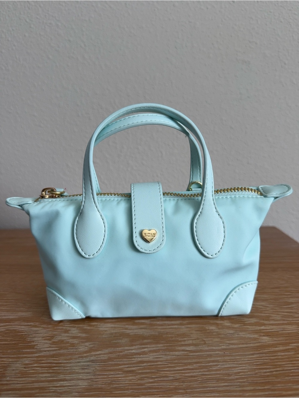 Stoney Clover Lane pouchette 01 - color sky